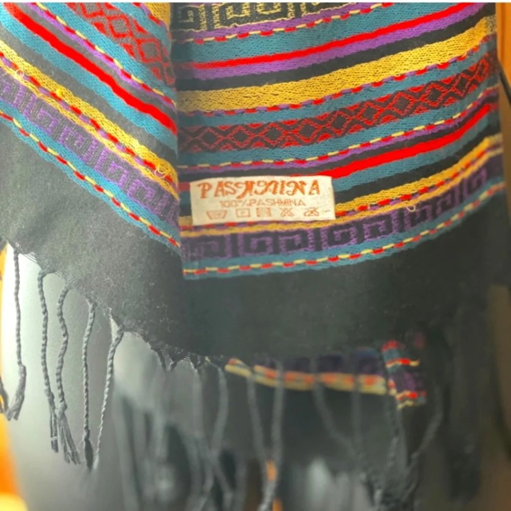 Pashmina - Picture 2 of 3